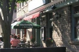 The Queen's Inn Image