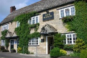 The Rose Revived Inn Witney Image