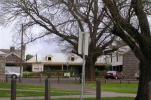 The Stables Motel Mortlake Image