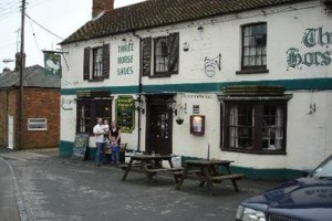 The Three Horseshoes Pub Drayton Parslow Image