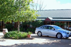 The Vineyard Motel voted  best hotel in Cowra