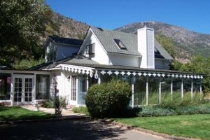 The White House Bed and Breakfast Inn Image
