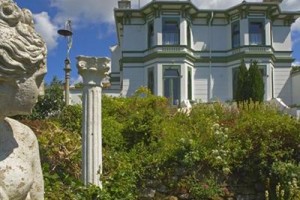 The White House Guest House Hastings Image