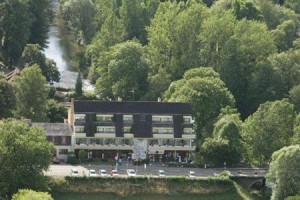 Touring Hotel Saint-Leonard-des-Bois Image