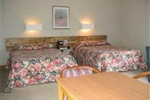 Town and Country Motor Inn Image