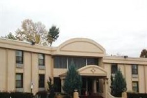 Town House Inn & Suites Elmwood Park Image