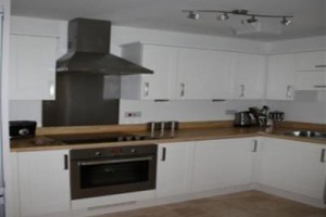 Town Or Country French Court Apartment Image