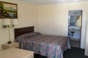 Townsman Motel Image