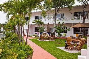 Tradewinds Apartment Hotel Image