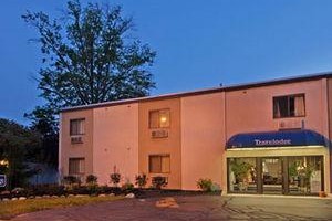 Travelodge Lakewood Image