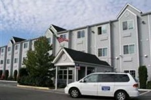Auburn Travelodge Inn and Suites voted 5th best hotel in Auburn 