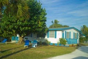 Tropical Winds Motel & Cottages Image
