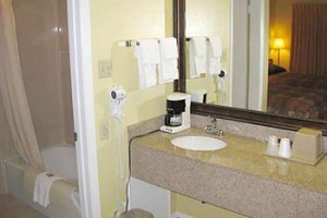 12 Oaks Motor Hotel Image