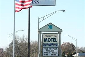 University Inn Cedar Falls Image
