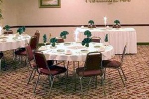 Best Western Plus University Inn Steubenville Image
