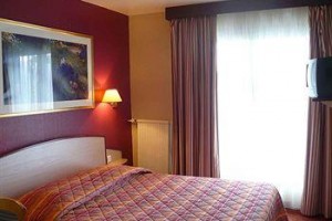 Hotel Vert-Galant voted 3rd best hotel in Villepinte