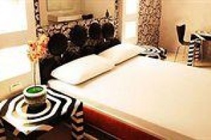 Victoria Court Malate Hotel Image
