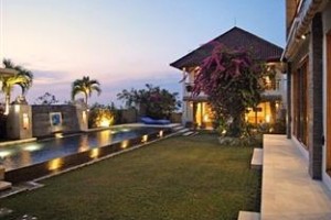 Villa Blue Rose Image