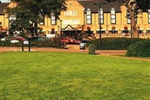 Village Hotel & Leisure Club Leeds North Image
