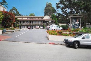 Carmel Village Inn Image