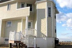 Waterfront Home New York Image