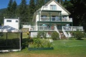 Willow Point Beach House B&B voted 7th best hotel in Nelson 
