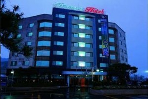 Winners Tourist Hotel Image
