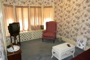 Wyatt House Country Inn Image