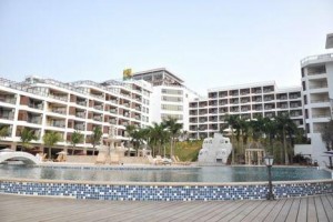 Xinglong Old Banyan Tree Hot Spring Resort Image