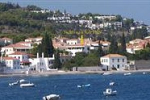 Yachting Club Inn voted 4th best hotel in Spetses